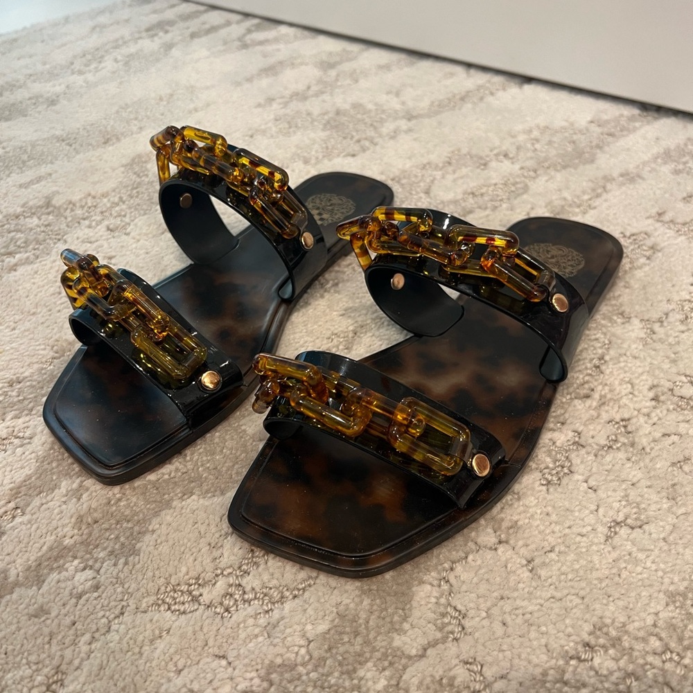 NWOT Vince Camito Vince Camuto jelly slip on Tortoise Size 6